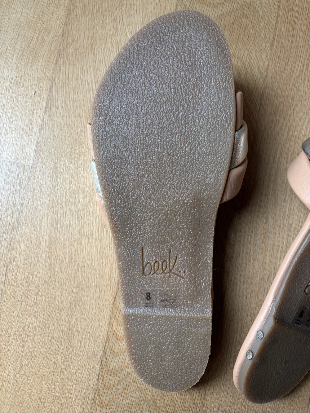 NIB Beek Calibird Platinum/Beach sandal flat - size 8 - Picture 8 of 13